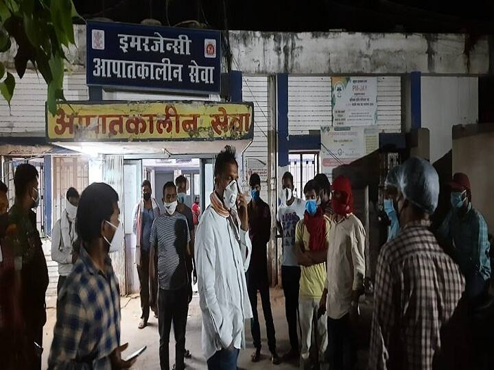 Bihar: Doctors absent from night duty at Arrah Sadar Hospital, patients wandering for treatment ann बिहार: आरा सदर अस्पताल में नाइट ड्यूटी से नदारद दिखे डॉक्टर, इलाज के लिए भटकते रहे मरीज 