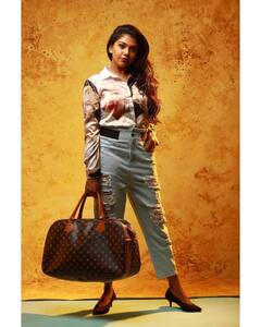 கார்குழல் கடவையே.. நடிகை ரித்விகா லேட்டஸ்ட் போட்டோஷூட்..