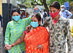 Lockdown Night Curfew: महाराष्ट्र, दिल्ली और यूपी समेत जानिए किस राज्य में है लॉकडाउन, नाइट कर्फ्यू और अन्य पाबंदियां