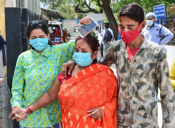 Lockdown Night Curfew: महाराष्ट्र, दिल्ली और यूपी समेत जानिए किस राज्य में है लॉकडाउन, नाइट कर्फ्यू और अन्य पाबंदियां Lockdown Night Curfew: महाराष्ट्र, दिल्ली और यूपी समेत जानिए किस राज्य में है लॉकडाउन, नाइट कर्फ्यू और अन्य पाबंदियां