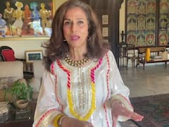 कोरोना महामारी के बीच हॉट-बोल्ड तस्वीरें शेयर कर रहे सेलेब्स पर भड़कीं शोभा डे, कहा- आप ब्रेनलेस ही नहीं, अंधे और बहरे भी हैं