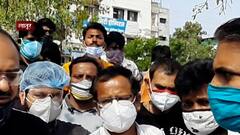 Corona Virus | लातूरमध्ये ऑक्सिजनचा तुटवडा, रुग्णांचे नातेवाईक आणि डॉक्टरांचा रस्त्यावर ठिय्या