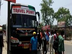 बिहार: मजदूरों की 'मजबूरी' का फायदा उठा रहे बस चालक, तीन गुना अधिक वसूल रहे किराया