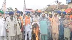 ਅਮ੍ਰਿਤਸਰ 'ਚ ਕਿਸਾਨਾਂ ਦਾ ਦਿਨ-ਦਿਹਾੜੇ ਫੁੱਟਿਆ ਮੋਦੀ ਤੇ ਕੈਪਟਨ ਖਿਲਾਫ ਗੁੱਸਾ