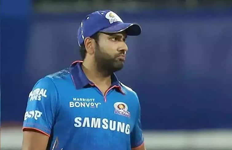 rohit sharma fined 12 lakh for slow over rate after loss against dc હારની સાથે સાથે દંડાયો કેપ્ટન રોહિત શર્મા, મેચ રેફરીએ ફટકાર્યો 12 લાખ રૂપિયાનો દંડ, જાણો કેમ