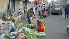 Delhi Lockdown day 2: Daryaganj vegetable market remains crowded despite restrictions