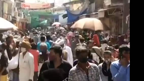 Mehsana: બહુચરાજીના બજારોમાં લોકોએ કોરોનાના નિયમોના ઉડાવ્યા ધજાગરા, જુઓ વીડિયો