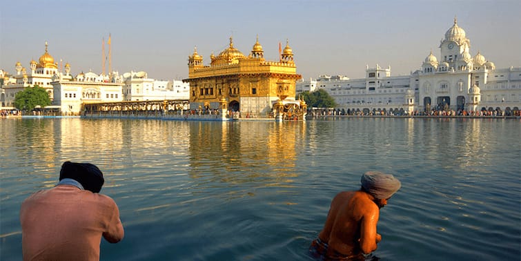 Where does the water come from in the sarovar of Sri Harmandir Sahib, read interesting and amazing facts Sarovar of Sri Harmandir Sahib: ਸ਼੍ਰੀ ਹਰਿਮੰਦਰ ਸਾਹਿਬ ਸਾਹਿਬ ਦੇ ਸਰੋਵਰ 'ਚ ਕਿੱਥੋਂ ਆਉਂਦਾ ਜਲ, ਪੜ੍ਹੋ ਦਿਲਚਸਪ ਤੇ ਹੈਰਾਨ ਕਰ ਦੇਣ ਵਾਲੇ ਤੱਥ