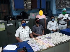 WB Election 2021: ভোটের আগে চৌরঙ্গি থেকে উদ্ধার ৩৩ লক্ষ টাকা, আটক ১