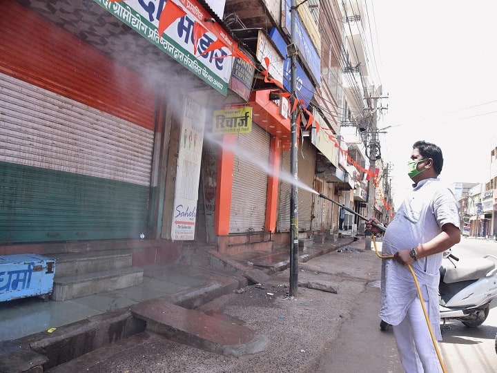 India Coronavirus Cases Today 21 April 2.94 Lakh Fresh Cases Second Highest Ever Recorded Globally India Corona Cases Today: एक दिन में रिकॉर्ड 2 हजार संक्रमितों की मौत, 24 घंटे में 2.95 लाख नए केस आए