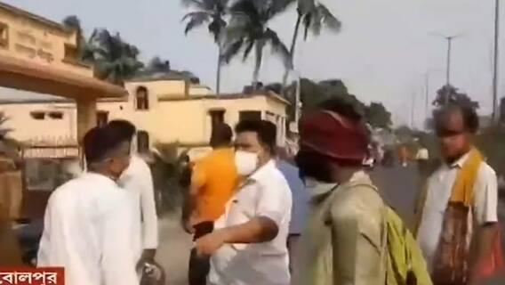 West Bengal Election 2021: বোলপুরে পোস্টাল ব্যালটে ভোট গ্রহণ ঘিরে ধুন্ধুমার, TMC-র বিরুদ্ধে ভোট লুঠের অভিযোগ BJP-র