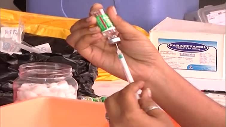 Corona vaccine stock ends, vaccination centres shut in Thane Thane Corona Vaccination | एकही लस उपलब्ध नाही, ठाण्यातील लसीकरण ठप्प