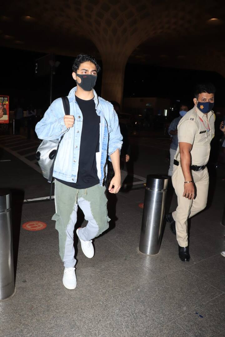 आपको बता दें कि न्यूयॉर्क में शाहरुख की बेटी सुहाना खान पढ़ाई कर रही हैं.