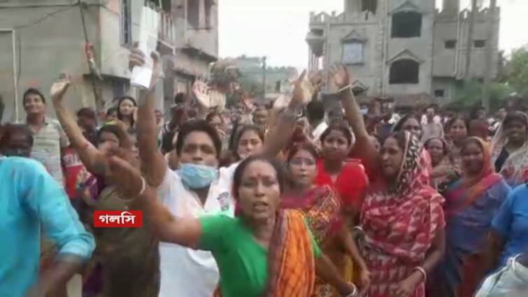 WB Election Phase 6 Voting unrest TMC accused beating BJP workers supporters Manohar-Sujapur in Ghalsi WB Election 2021 Voting : গলসিতে বিজেপি সমর্থকদের ভোট দানে বাধার অভিযোগ, কাঠগড়ায় তৃণমূল