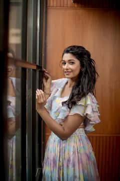 Priya Bhavani Shankar Latest Photos : மேகமோ அவள் மாய பூ திரள் !!!