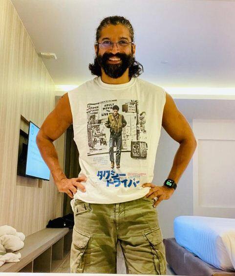 फिल्म 'भाग मिल्खा भाग' में अपनी एक्टिंग का जलवा दिखाने वाले फरहान अख्तर एमएस मार्वल में काम कर रहे हैं. इसकी शूटिंग के लिए वह थाईलैंड में हैं.