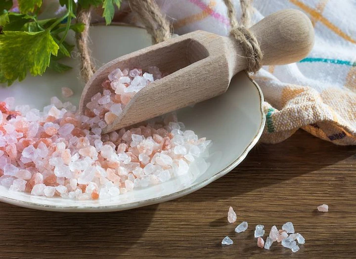 What is the difference between normal salt and rock salt, Know which is better? Sendha Salt Vs Normal Salt: सेंधा नमक और साधारण नमक में क्या फर्क है? जानिए किसका इस्तेमाल ज्यादा बेहतर है