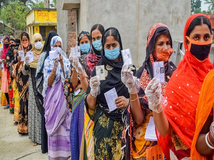 West Bengal Exit Poll Results 2021 Bengal Elections ABP-Cvoter Exit Poll Results team winning, seats and voting percentage WB ABP-Cvoter Exit Poll Results 2021: কোন দফায় কোন দলের কত আসন, প্রাপ্ত ভোটের হার? কী ইঙ্গিত বুথ ফেরত সমীক্ষায়