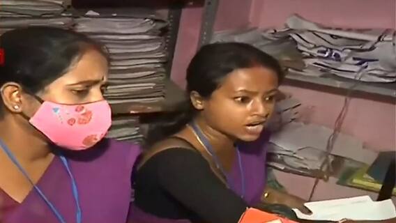 West Bengal Election 2021: দেওয়া হয়নি ব্যালটের কাগজ, ভাটপাড়া পুরসভায় বিক্ষোভ আশাকর্মীদের