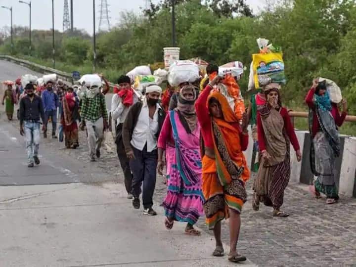 Bihar: people coming from outside became a challenge For Nitish Kumar Govt बाहर से आ रहे लोग बिहार सरकार के लिए बने चुनौती, बिना कोरोना टेस्ट के ही पहुंच रहे गांव