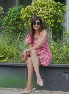 અભિનેત્રી શ્વેતા તિવારીએ ફ્લૉન્ટ કર્યા એબ્સ, ફેન્સના હોશ ઉડ્યા, ચાહનારાઓએ આપ્યો Fittest Momનો ખિતાબ, જુઓ તસવીરો.....