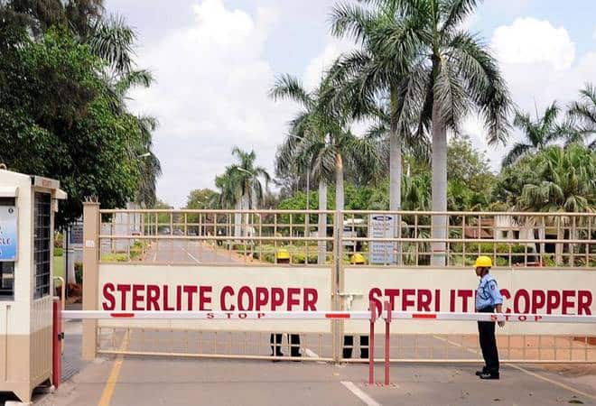 Tamil Nadu government allows Sterlite Plant to open for 4 months to produce Oxygen amid surge corona cases तमिलनाडु सरकार का बड़ा फैसला, ऑक्सीजन के लिए वेदांता के विवादित स्टरलाइट प्लांट चालू करने की दी इजाजत