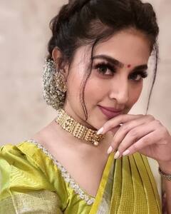 கடைகண் பார்வைதனை கன்னியர்தான் காட்டிவிட்டால்.. மோஸ்ட் ப்யூட்டிஃபுல் ஸ்னேஹா..