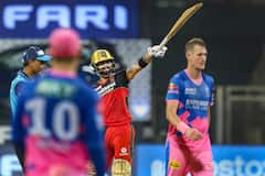 IPL 2021: Virat Kohli's Heart-Warming Gesture For Daughter Vamika After Scoring Fifty Against RR Goes Viral