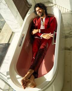 இங்கேம் இங்கேம் இங்கேம் காவாலே, சாலே இதி சாலே - விஜய் தேவரகொண்டா ஸ்னாப்ஸ்..