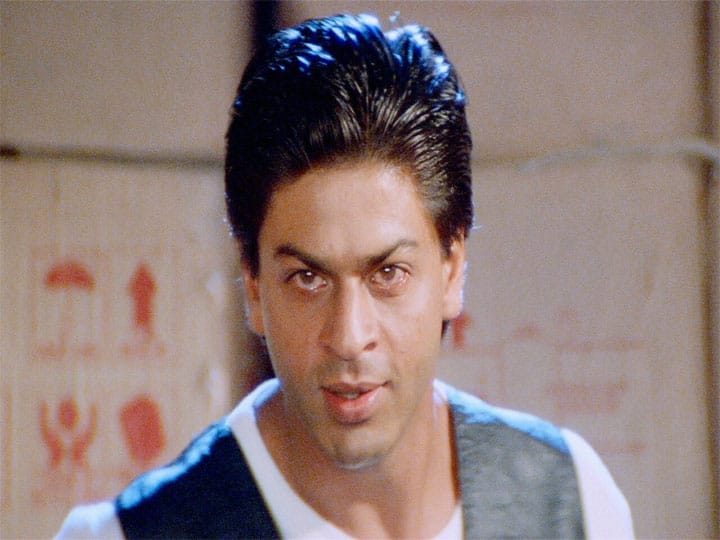 डुप्लीकेट में शाहरुख खान का डबल रोल था. एक हीरो तो दूसरा विलेन. हालांकि फिल्म एक्शन कॉमेडी थी और लोगों को इसमें भी शाहरुख का नेगेटिव किरदार पसंद आया था. (फोटो - सोशल मीडिया)