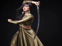 Adah Sharma ने एक बार फिर हाथों में तलवार लेकर कहा- Corona GO