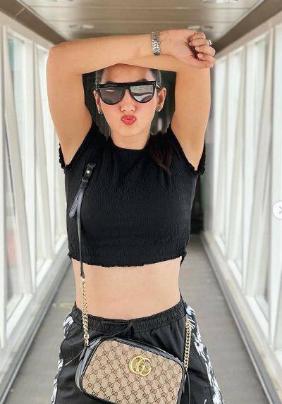 गौहर खान ने कहा, 'मैं हिना के पिता के लिए दुआ मांगती हूं और मुझे इसे साबित करने की कोई जरूरत नहीं है. खासकर ऐसे लोगों को जो अपना जीवन सिर्फ सोशल मीडिया पर जीते हैं और वो इस आधार पर आंकते हैं कि श्रद्धांजलि सोशल मीडिया पर देनी चाहिए.'