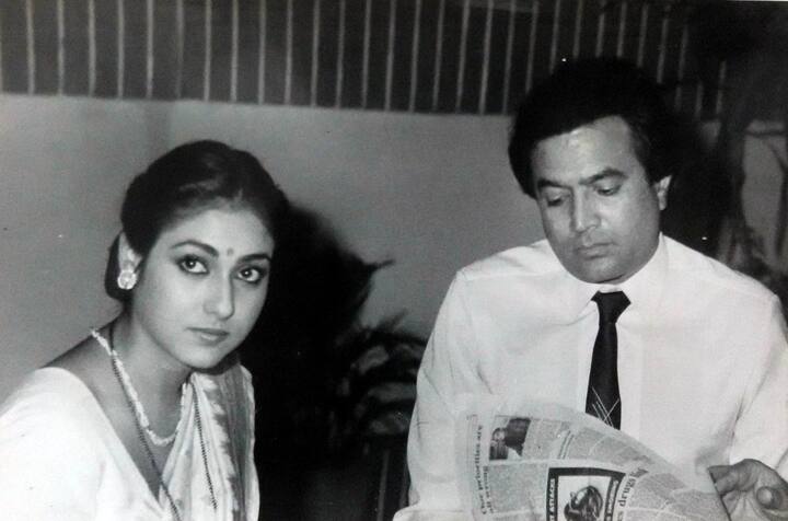 टीना जब समझ गईं कि राजेश खन्ना को उनसे शादी करने में दिलचस्पी नहीं है तो उन्होंने उनसे ब्रेकअप कर लिया और हमेशा-हमेशा के लिए उनसे दूर हो गईं. वहीं राजेश खन्ना ने मरते दम तक डिंपल से तलाक नहीं लिया हालांकि दोनों अलग रहते थे.