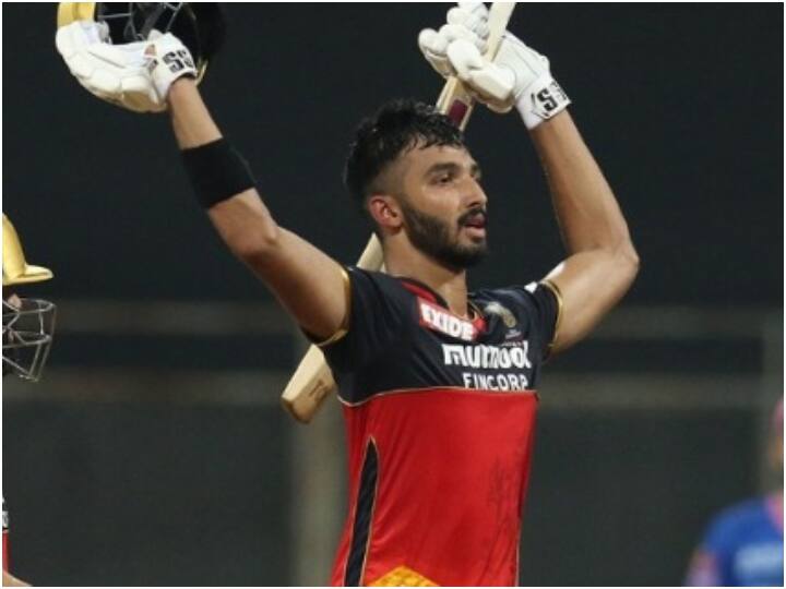 devdutt padikkal become third uncapped player to score century in ipl history RCB vs RR: देवदत्त पडिकल ने रचा इतिहास, आईपीएल में ऐसा करने वाले बने तीसरे बल्लेबाज़