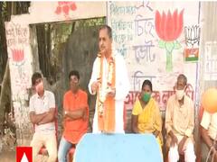 देश के पूर्व आर्थिक सलाहकार अशोक लाहिरी बंगाल की गलियों में मांग रहे वोट, टीएमसी के साथ है कांटे की टक्कर