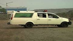 Corona: নিভছে না চুল্লির আগুন, একের পর এক প্লাস্টিকে মোড়া দেহ পৌঁছচ্ছে ধাপার মাঠে