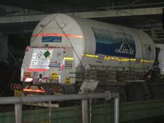 कोरोना कहर के बीच ऑक्सीजन से भरे 7 टैंकर लेकर 'ऑक्सीजन एक्सप्रेस' विशाखापत्तनम से पहुंची महाराष्ट्र