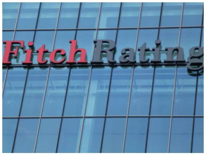 Fitch maintains rating BBB- for India, says pandemic will delay economic recovery फिच ने भारत की रेटिंग 'BBB' बरकरार रखी, कहा- महामारी से आर्थिक हालात सुधरने में होगी देरी