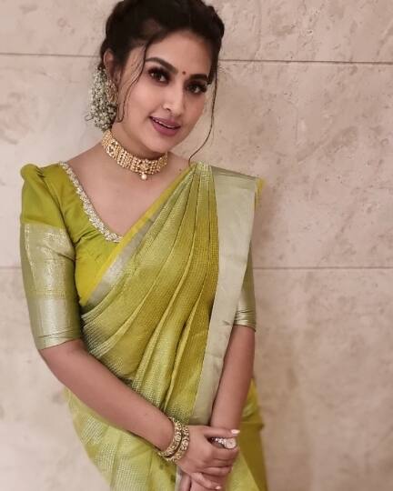 மின்னலாய் போனாயே இதயத்தை தொலைச்சிப்புட்டேன்..