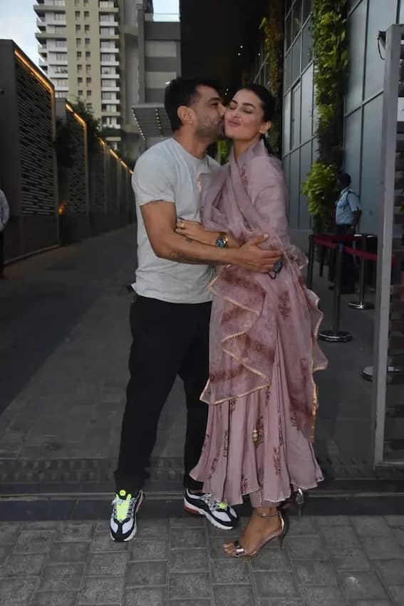 ‘বিগ বস ১৪’ খ্যাত জুটি পবিত্র পুনিয়া এবং ইজাজ খান গোটা দেশেই এখন দারুণ জনপ্রিয় ৷