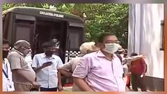 Vaccination: করোনা বিধিকে বুড়ো আঙুল! শম্ভুনাথে ভ্যাকসিনের দীর্ঘ লাইনে সার সার মাস্কহীন মুখ