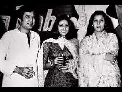 मीडिया रिपोर्ट्स के मुताबिक, इसके बाद दोनों नज़दीक आ गए. कहा तो ये भी जाता है कि दोनों लिव इन में भी रहने लग गए थे और यहां तक कि साथ रहने के दौरान दोनों एक टूथब्रश का इस्तेमाल करते थे.