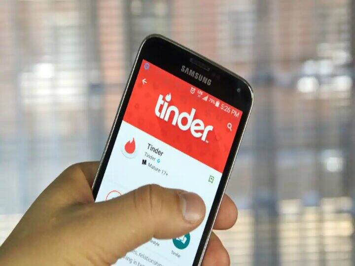 How to work Tinder upcoming feature Swipe Party, check here all in hindi Tinder New Feature: डेटिंग ऐप टिंडर लाने वाला है 'Swipe Party' नाम का नया फीचर, जानिए कैसे करेगा काम