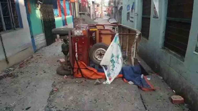 WB Election 2021 Post-poll violence Naihati Trinamool-BJP clash bombing firing 10 people injured Naihati TMC-BJP Clash: ভোট পরবর্তী হিংসায় উত্তপ্ত নৈহাটি, তৃণমূল-বিজেপি সংঘর্ষে আহত ১০