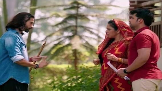 Yogi Baba makes entry in Anupamaa & Vanraj's life | Saas Bahu aur Saazish (24.04.2021)