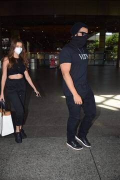 एयरपोर्ट पर एक साथ दिखे Arjun Kapoor और Tara Sutaria, देखें दोनों का ऑल इन ब्लैक लुक