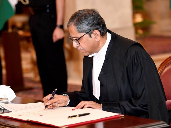 'Very Unfortunate': CJI Ramana On Speculations In Media Over SC Judges' Appointment CJI Ramana on Media: ఆ వార్తలు మీడియాలో రావడం దురదృష్టకరం: సీజేఐ