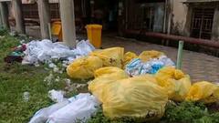 Corona: যত্রতত্র ছড়িয়ে পিপিই কিট, ঘুসুড়ির টিএল জয়সওয়ালে সংক্রমণ-শঙ্কা রোগীর আত্মীয়দের