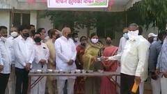 Be Positive : जळगावमध्ये राष्ट्रवादीतर्फे मोफत झुणका भाकर, रुग्णांच्या नातेवाईकांच्या जेवणाची सोय!