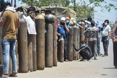 Not the use of oxygen in cases other than the medical field, order by ministry of home affairs Oxygen Cylinder on Covid19: চিকিৎসা ছাড়া অন্য ক্ষেত্রে অক্সিজেন ব্যবহার নয়, নিষেধাজ্ঞা জারি কেন্দ্রের